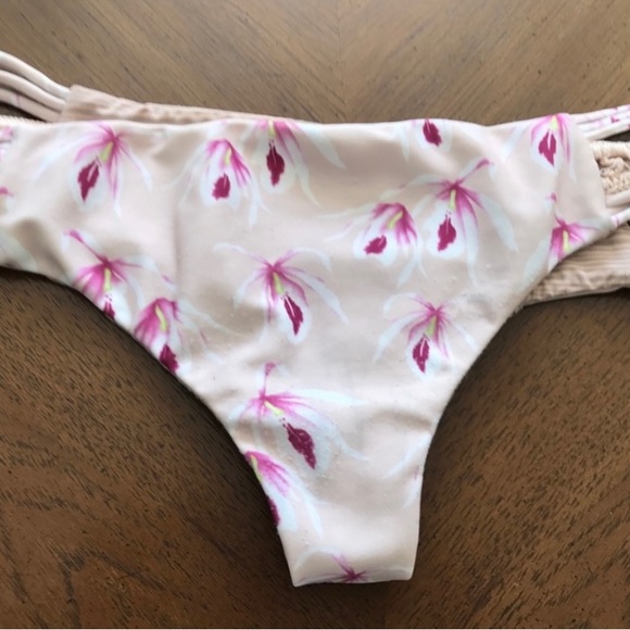 Acacia island orchard bikini top and bottom - Picture 6 of 11